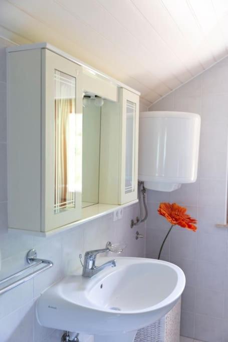 Private Green Getaway Bled Bagian luar foto