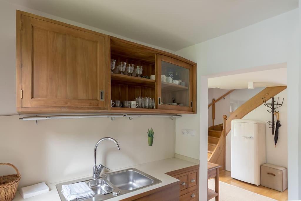 Private Green Getaway Bled Bagian luar foto